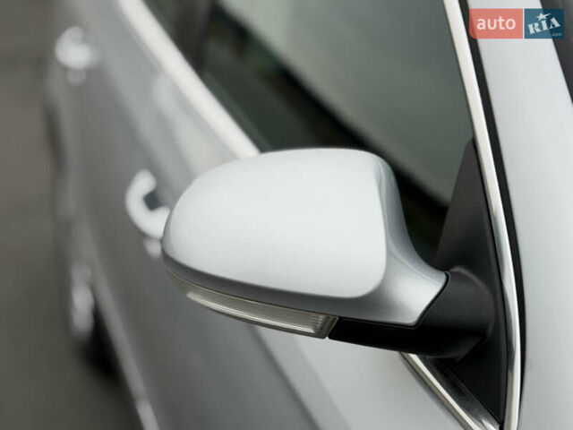 Сірий Фольксваген Пассат, об'ємом двигуна 1.6 л та пробігом 217 тис. км за 8999 $, фото 21 на Automoto.ua