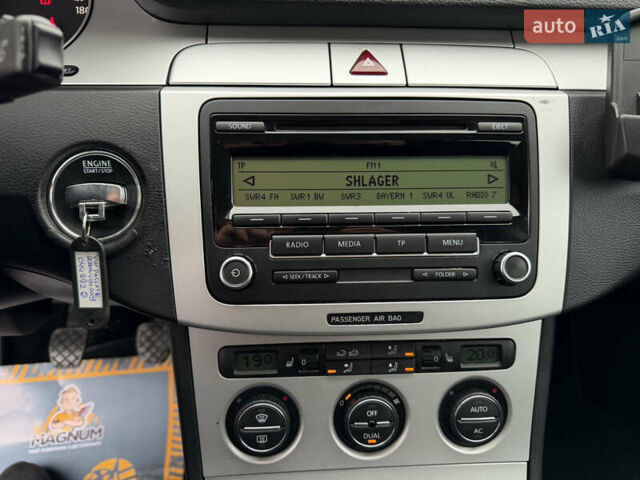 Сірий Фольксваген Пассат, об'ємом двигуна 1.6 л та пробігом 217 тис. км за 8999 $, фото 61 на Automoto.ua