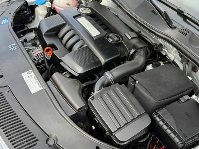 Сірий Фольксваген Пассат, об'ємом двигуна 1.6 л та пробігом 194 тис. км за 7999 $, фото 18 на Automoto.ua