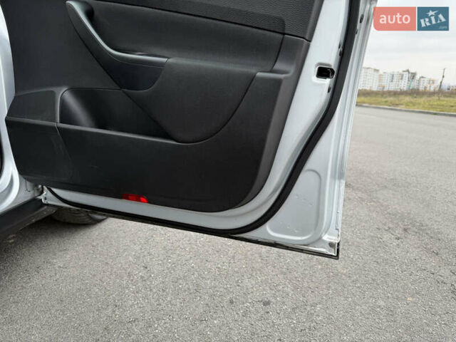 Сірий Фольксваген Пассат, об'ємом двигуна 1.6 л та пробігом 217 тис. км за 8999 $, фото 77 на Automoto.ua