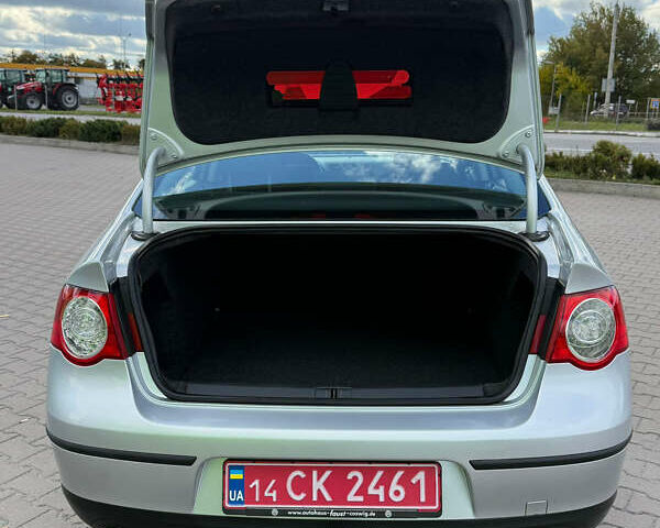 Фольксваген Пассат 2009 в Виннице на Automoto.ua Серый Фольксваген Пассат, объемом двигателя 1.6 л и пробегом 194 тыс. км за 7999 $, фото 35 на Automoto.ua