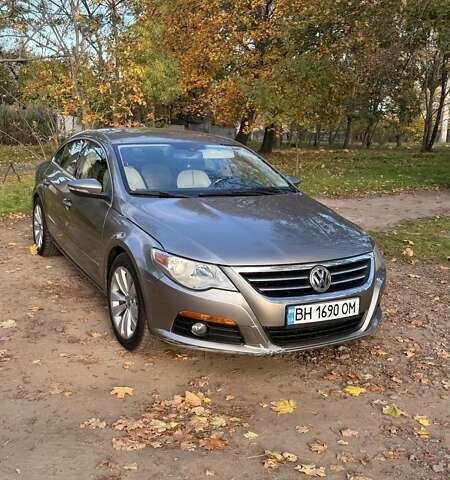 Серый Фольксваген Пассат, объемом двигателя 2 л и пробегом 212 тыс. км за 9500 $, фото 2 на Automoto.ua