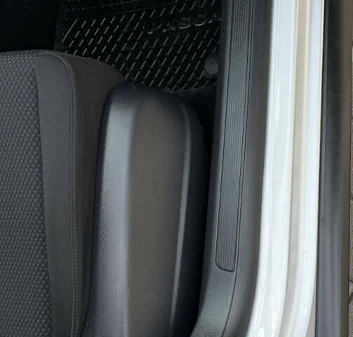 Фольксваген Пассат 2009 в Виннице на Automoto.ua Серый Фольксваген Пассат, объемом двигателя 1.6 л и пробегом 194 тыс. км за 7999 $, фото 99 на Automoto.ua