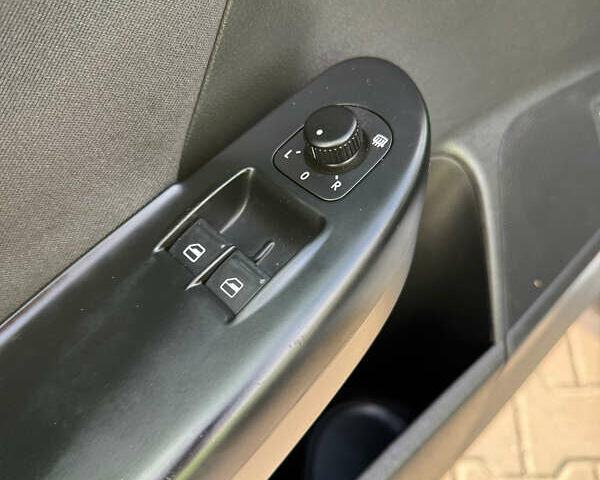 Фольксваген Пассат 2009 в Виннице на Automoto.ua Серый Фольксваген Пассат, объемом двигателя 1.6 л и пробегом 194 тыс. км за 7999 $, фото 116 на Automoto.ua