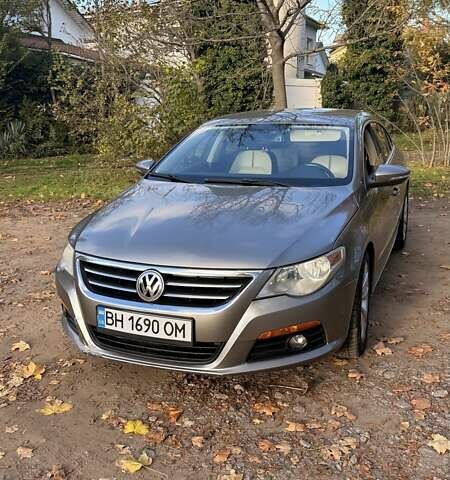 Серый Фольксваген Пассат, объемом двигателя 2 л и пробегом 212 тыс. км за 9500 $, фото 1 на Automoto.ua