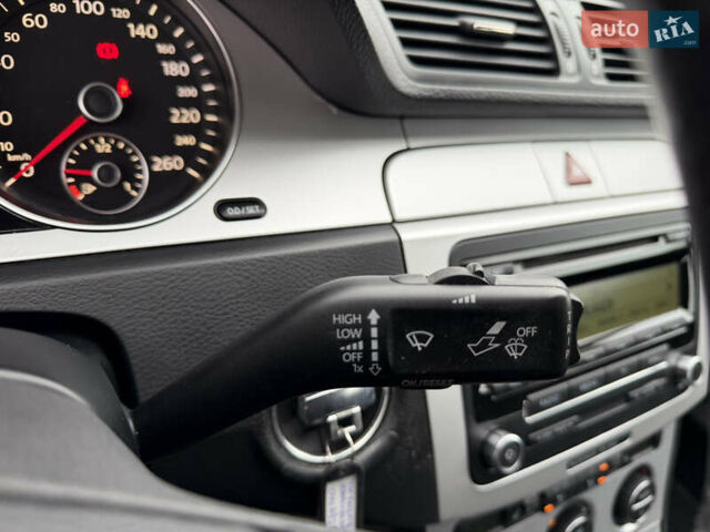 Сірий Фольксваген Пассат, об'ємом двигуна 1.6 л та пробігом 217 тис. км за 8999 $, фото 55 на Automoto.ua