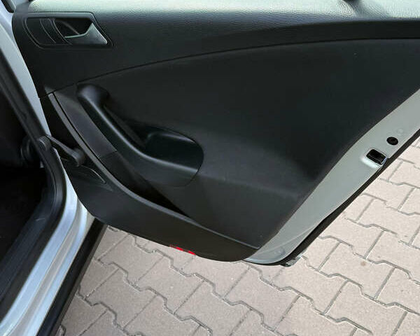 Фольксваген Пассат 2009 в Виннице на Automoto.ua Серый Фольксваген Пассат, объемом двигателя 1.6 л и пробегом 194 тыс. км за 7999 $, фото 90 на Automoto.ua