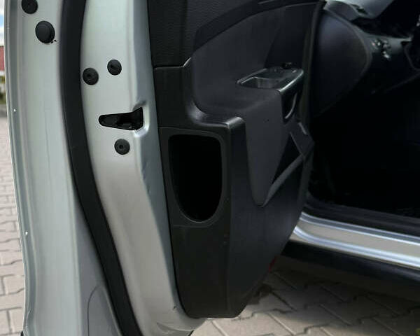 Фольксваген Пассат 2009 в Виннице на Automoto.ua Серый Фольксваген Пассат, объемом двигателя 1.6 л и пробегом 194 тыс. км за 7999 $, фото 89 на Automoto.ua