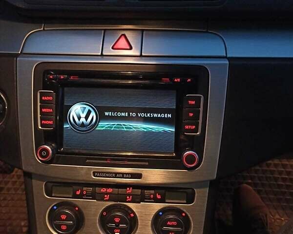 Серый Фольксваген Пассат, объемом двигателя 1.8 л и пробегом 147 тыс. км за 9800 $, фото 6 на Automoto.ua