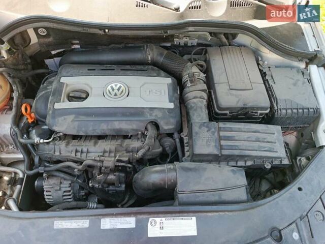 Серый Фольксваген Пассат, объемом двигателя 1.8 л и пробегом 231 тыс. км за 7000 $, фото 10 на Automoto.ua