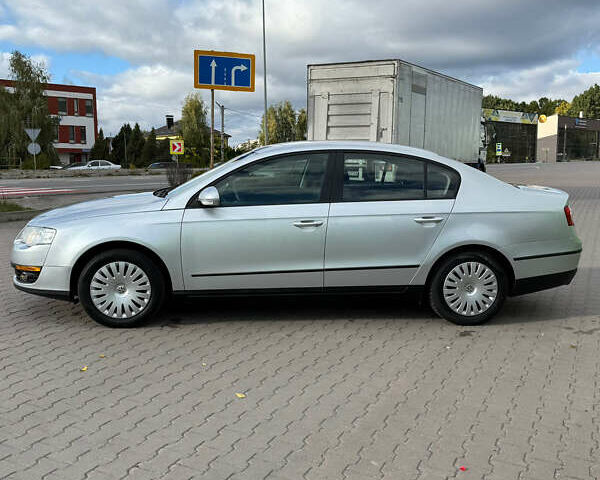 Фольксваген Пассат 2009 в Виннице на Automoto.ua Серый Фольксваген Пассат, объемом двигателя 1.6 л и пробегом 194 тыс. км за 7999 $, фото 77 на Automoto.ua
