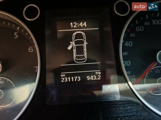 Серый Фольксваген Пассат, объемом двигателя 1.8 л и пробегом 231 тыс. км за 7000 $, фото 17 на Automoto.ua