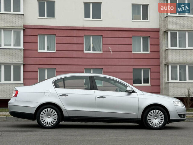 Сірий Фольксваген Пассат, об'ємом двигуна 1.6 л та пробігом 217 тис. км за 8999 $, фото 1 на Automoto.ua