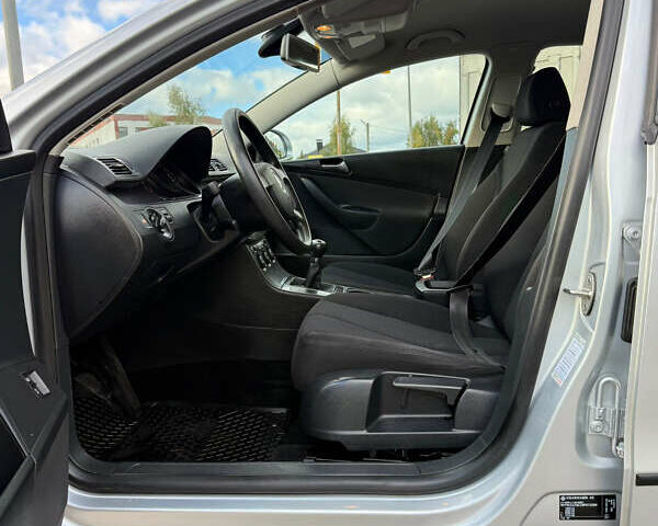 Фольксваген Пассат 2009 в Виннице на Automoto.ua Серый Фольксваген Пассат, объемом двигателя 1.6 л и пробегом 194 тыс. км за 7999 $, фото 96 на Automoto.ua