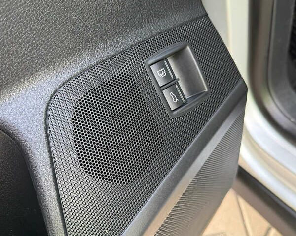 Фольксваген Пассат 2009 в Виннице на Automoto.ua Серый Фольксваген Пассат, объемом двигателя 1.6 л и пробегом 194 тыс. км за 7999 $, фото 106 на Automoto.ua