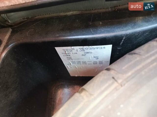 Серый Фольксваген Пассат, объемом двигателя 1.8 л и пробегом 231 тыс. км за 7000 $, фото 8 на Automoto.ua