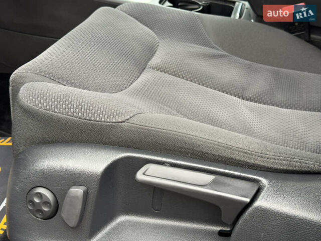 Сірий Фольксваген Пассат, об'ємом двигуна 1.6 л та пробігом 217 тис. км за 8999 $, фото 48 на Automoto.ua