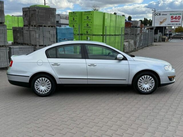 Сірий Фольксваген Пассат, об'ємом двигуна 1.6 л та пробігом 194 тис. км за 7999 $, фото 21 на Automoto.ua