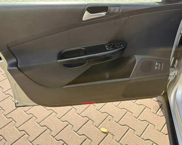 Фольксваген Пассат 2009 в Виннице на Automoto.ua Серый Фольксваген Пассат, объемом двигателя 1.6 л и пробегом 194 тыс. км за 7999 $, фото 61 на Automoto.ua