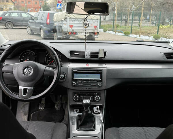 Серый Фольксваген Пассат, объемом двигателя 1.8 л и пробегом 277 тыс. км за 5000 $, фото 28 на Automoto.ua