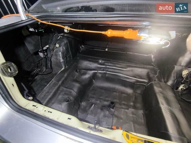 Серый Фольксваген Пассат, объемом двигателя 1.97 л и пробегом 288 тыс. км за 8800 $, фото 13 на Automoto.ua