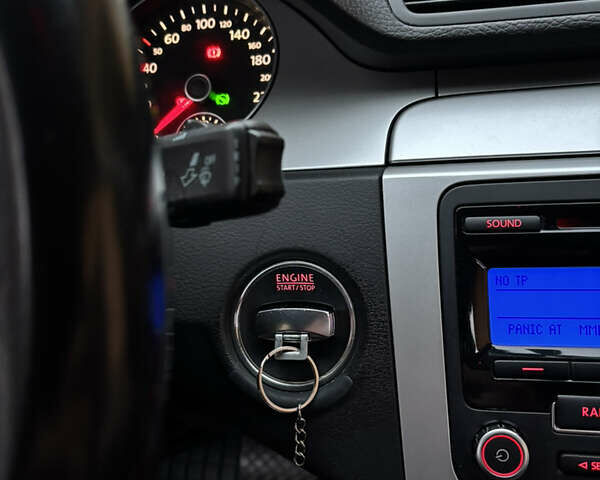 Серый Фольксваген Пассат, объемом двигателя 1.97 л и пробегом 360 тыс. км за 8299 $, фото 32 на Automoto.ua