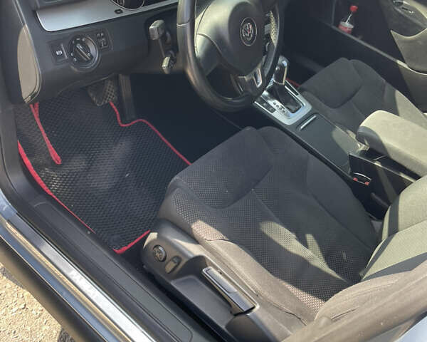 Серый Фольксваген Пассат, объемом двигателя 1.8 л и пробегом 224 тыс. км за 7600 $, фото 5 на Automoto.ua