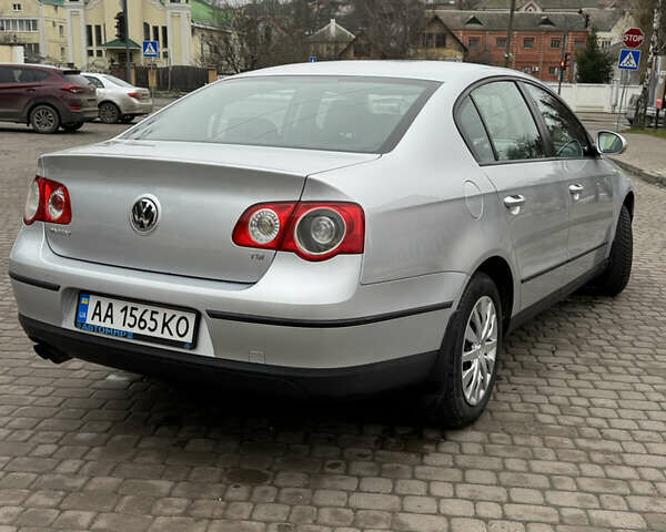 Серый Фольксваген Пассат, объемом двигателя 1.8 л и пробегом 277 тыс. км за 5000 $, фото 10 на Automoto.ua