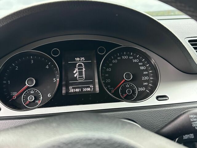 Серый Фольксваген Пассат, объемом двигателя 2 л и пробегом 282 тыс. км за 7900 $, фото 1 на Automoto.ua