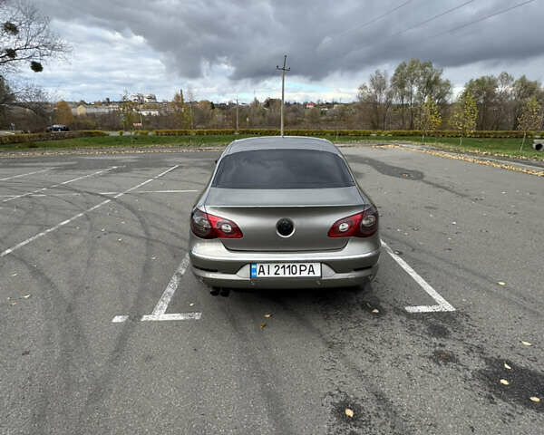 Серый Фольксваген Пассат, объемом двигателя 1.97 л и пробегом 254 тыс. км за 9300 $, фото 5 на Automoto.ua