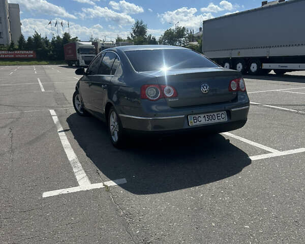 Серый Фольксваген Пассат, объемом двигателя 1.8 л и пробегом 260 тыс. км за 6100 $, фото 2 на Automoto.ua