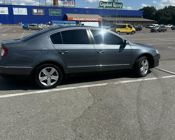 Серый Фольксваген Пассат, объемом двигателя 1.8 л и пробегом 260 тыс. км за 6100 $, фото 6 на Automoto.ua