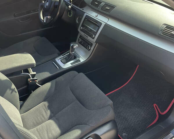 Серый Фольксваген Пассат, объемом двигателя 1.8 л и пробегом 224 тыс. км за 7600 $, фото 7 на Automoto.ua