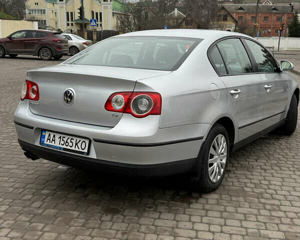 Серый Фольксваген Пассат, объемом двигателя 1.8 л и пробегом 277 тыс. км за 5000 $, фото 11 на Automoto.ua