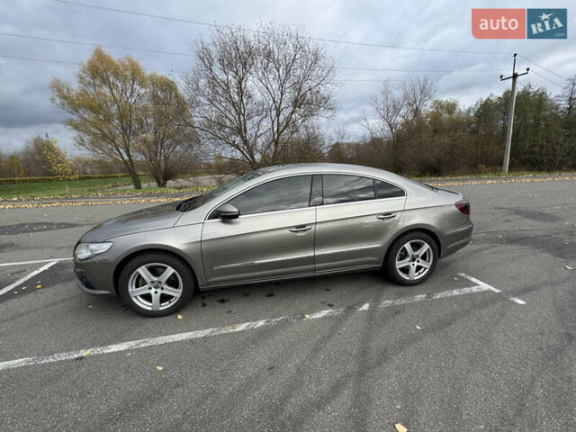 Серый Фольксваген Пассат, объемом двигателя 1.97 л и пробегом 254 тыс. км за 9300 $, фото 2 на Automoto.ua