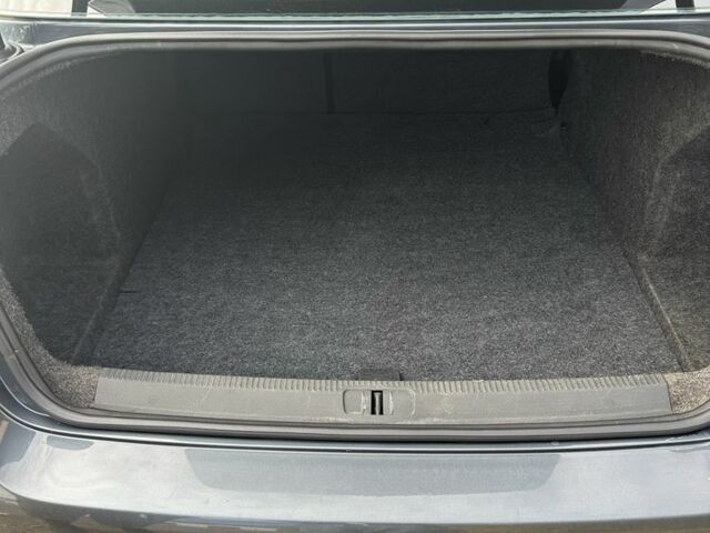 Серый Фольксваген Пассат, объемом двигателя 1.8 л и пробегом 238 тыс. км за 3800 $, фото 11 на Automoto.ua