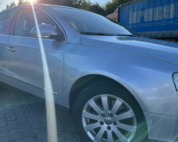 Серый Фольксваген Пассат, объемом двигателя 1.97 л и пробегом 294 тыс. км за 7400 $, фото 7 на Automoto.ua