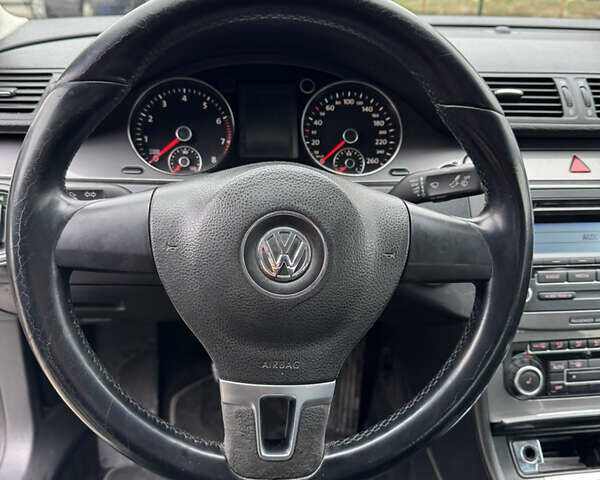 Серый Фольксваген Пассат, объемом двигателя 1.8 л и пробегом 277 тыс. км за 5000 $, фото 26 на Automoto.ua