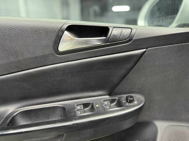 Фольксваген Пассат 2010 в Черновцах на Automoto.ua Серый Фольксваген Пассат, объемом двигателя 1.4 л и пробегом 195 тыс. км за 7600 $, фото 8 на Automoto.ua