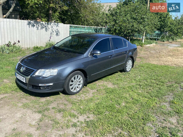 Серый Фольксваген Пассат, объемом двигателя 2 л и пробегом 262 тыс. км за 8600 $, фото 2 на Automoto.ua