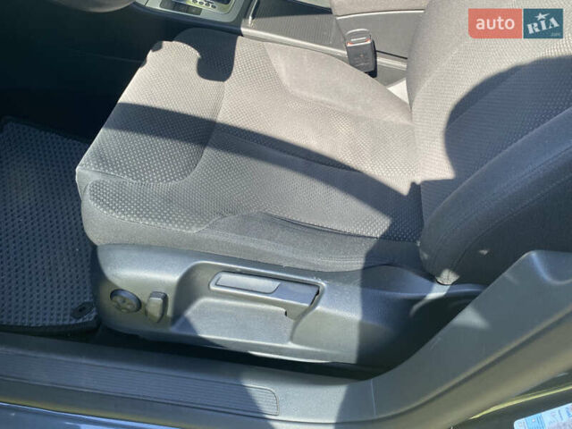 Серый Фольксваген Пассат, объемом двигателя 2 л и пробегом 262 тыс. км за 8600 $, фото 7 на Automoto.ua