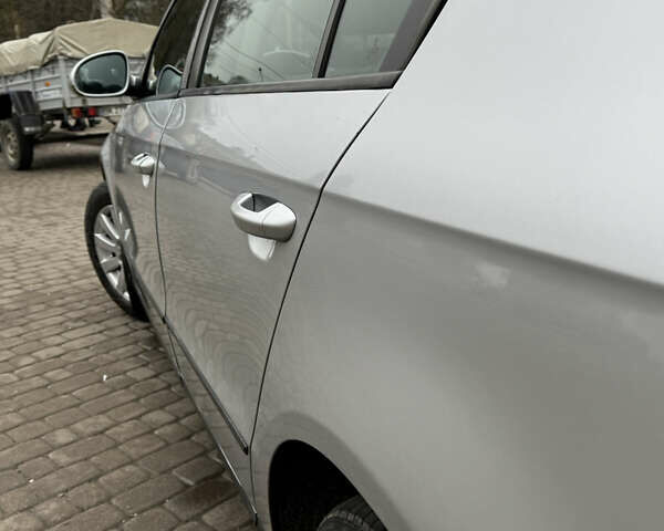 Серый Фольксваген Пассат, объемом двигателя 1.8 л и пробегом 277 тыс. км за 5000 $, фото 18 на Automoto.ua