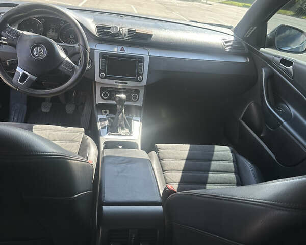 Серый Фольксваген Пассат, объемом двигателя 1.8 л и пробегом 260 тыс. км за 6100 $, фото 16 на Automoto.ua