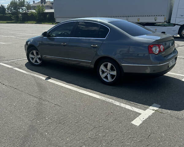 Серый Фольксваген Пассат, объемом двигателя 1.8 л и пробегом 260 тыс. км за 6100 $, фото 4 на Automoto.ua