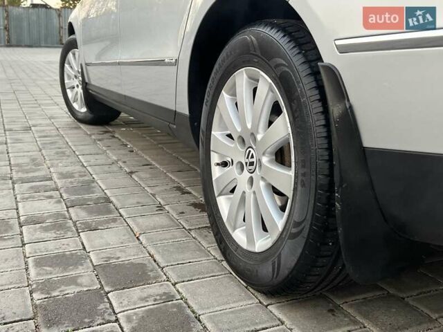 Серый Фольксваген Пассат, объемом двигателя 1.8 л и пробегом 163 тыс. км за 7650 $, фото 43 на Automoto.ua