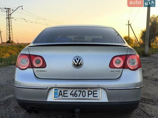 Серый Фольксваген Пассат, объемом двигателя 1.97 л и пробегом 288 тыс. км за 8800 $, фото 5 на Automoto.ua