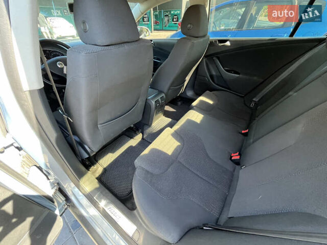 Серый Фольксваген Пассат, объемом двигателя 2 л и пробегом 310 тыс. км за 8000 $, фото 11 на Automoto.ua