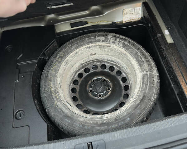 Серый Фольксваген Пассат, объемом двигателя 1.97 л и пробегом 280 тыс. км за 10300 $, фото 22 на Automoto.ua