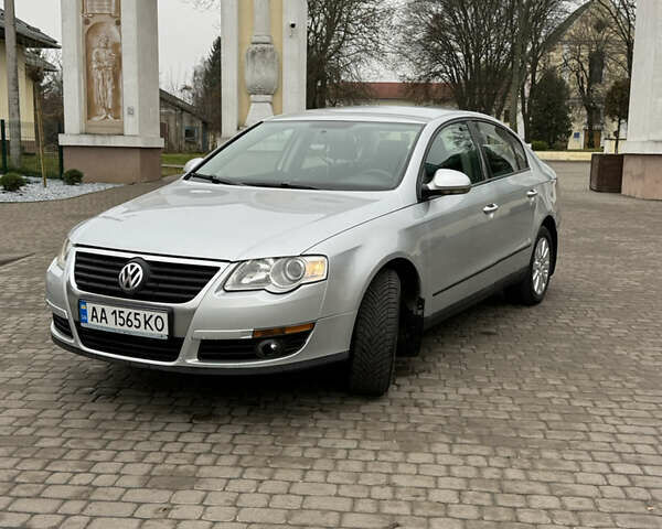 Серый Фольксваген Пассат, объемом двигателя 1.8 л и пробегом 277 тыс. км за 5000 $, фото 8 на Automoto.ua