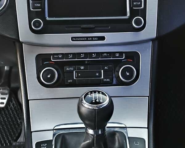 Серый Фольксваген Пассат, объемом двигателя 1.97 л и пробегом 288 тыс. км за 8800 $, фото 9 на Automoto.ua